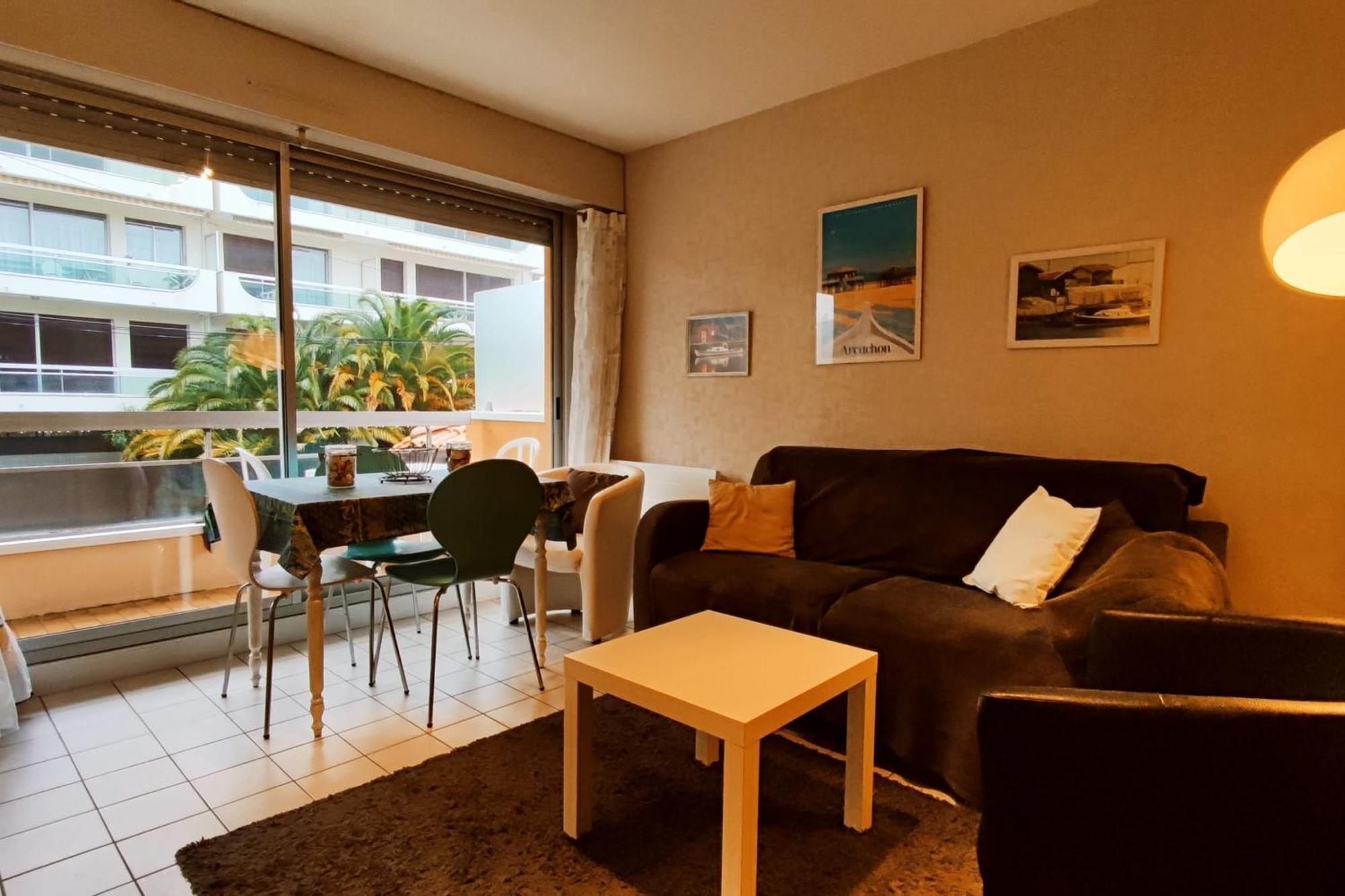 Apartment 42m With 2 Balconies Near And Center *